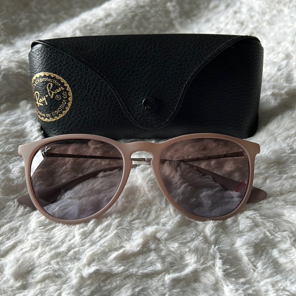 Ray Ban Erika’s in Blush Pink
